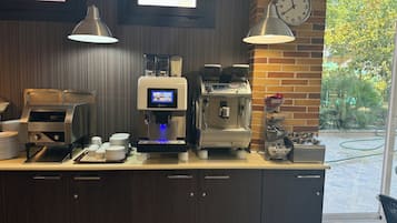 Petit déjeuner continental servi tous les jours en supplément