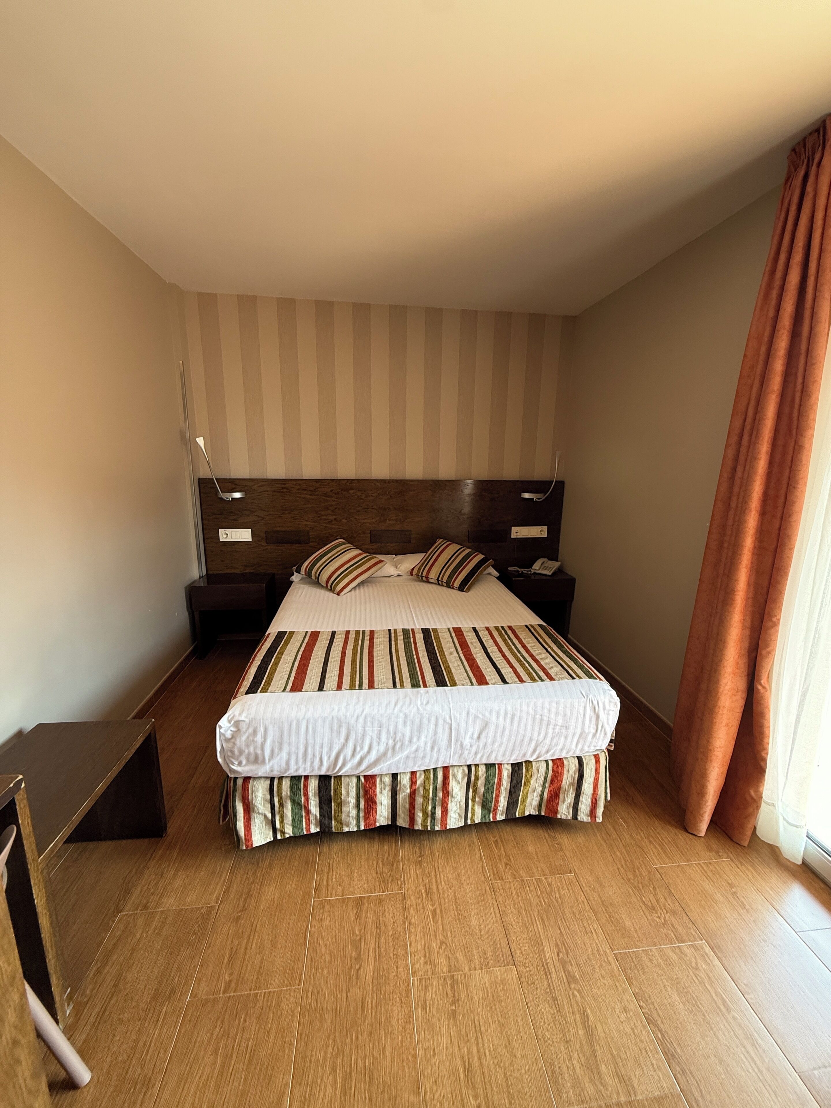 Suite, patio, vue jardin | Coffres-forts dans les chambres, bureau