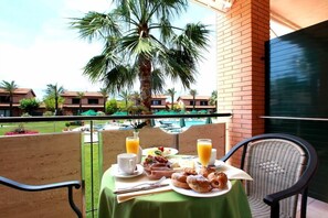 Khu ẩm thực ngoài trời