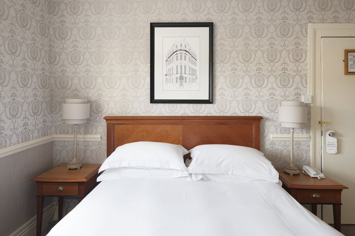 1 bedroom, in-room safe, individually decorated, individually furnished