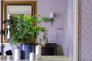 Bar (on property) - The Royal Hotel (Bath)