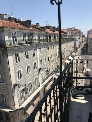 Habitación triple estándar, baño compartido | Vista del balcón
