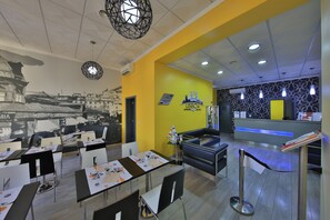 Desayuno de autoservicio incluido todos los días 