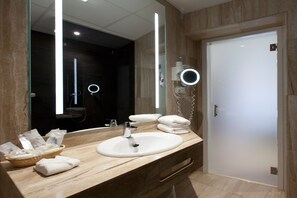 Bathroom sink - Hotel Europa (Madrid)