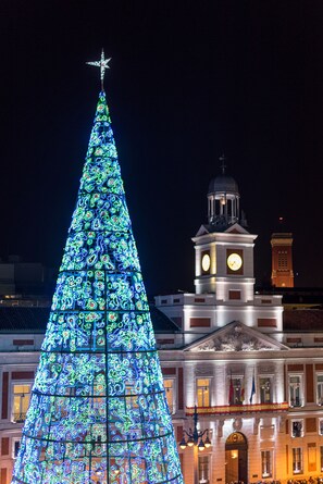 Facciata della struttura - sera/notte