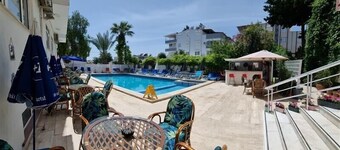 Saadet Hotel