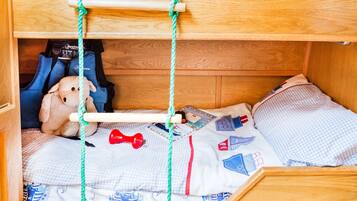 Luxury Cabin (Houseboat - 2 double & 1 bunk bed) | 2 bilik tidur, cadar kapas Mesir, peralatan tempat tidur premium