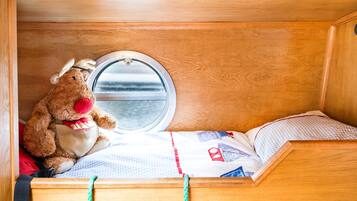 Luxury Cabin (Houseboat - 2 double & 1 bunk bed) | Egyptian cotton sheets, premium bedding, down comforters