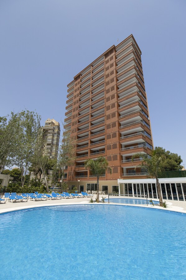 Aparthotel BCL Levante Lux, Benidorm Info, Photos, Reviews Book at