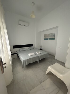 Free WiFi, bed sheets - The Spot Central Hostel (Seville)