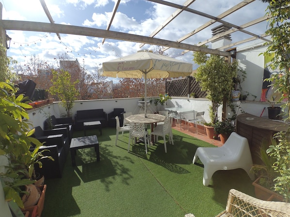 Terrace/patio - The Spot Central Hostel (Seville)