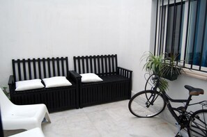 Balcony - The Spot Central Hostel (Seville)