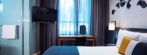Chambre Standard, 1 grand lit | Literie hypoallergénique, coffres-forts dans les chambres, bureau