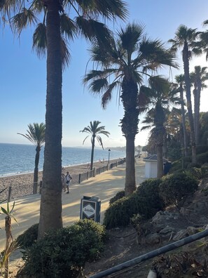 Beach nearby - Hostal Paco Marbella (Marbella)