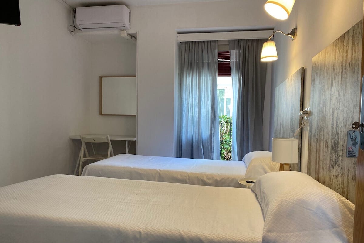 Twin Room, Balcony