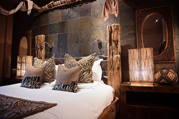 Room (Out of Africa) | Egyptian cotton sheets, premium bedding, Select Comfort beds