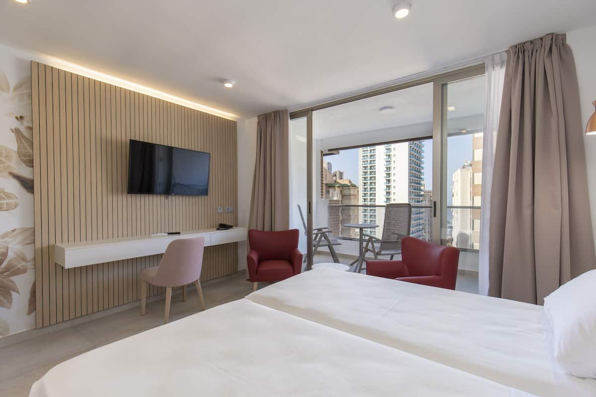 Studio, Terrace | 2 bedrooms, minibar, in-room safe, desk