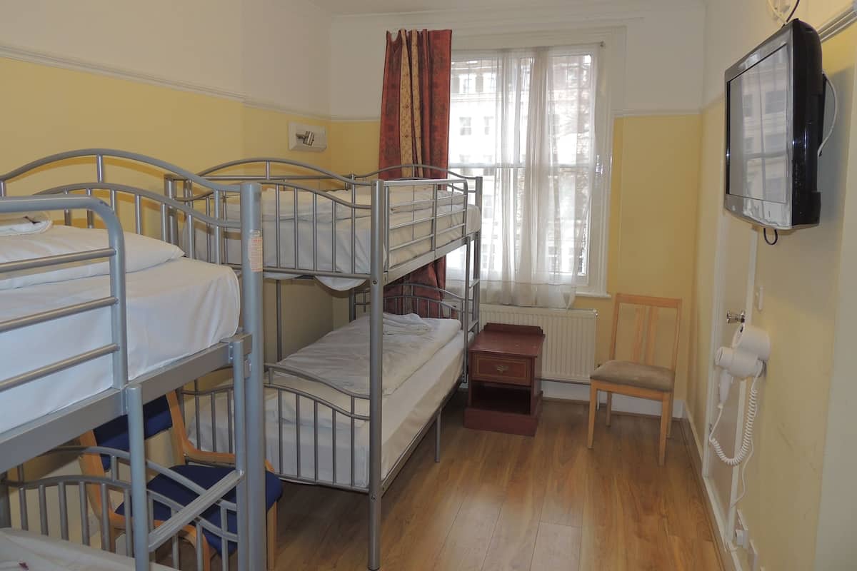 Individually decorated, individually furnished, travel cot, free WiFi