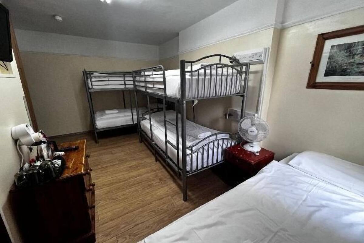 Individually decorated, individually furnished, travel cot, free WiFi