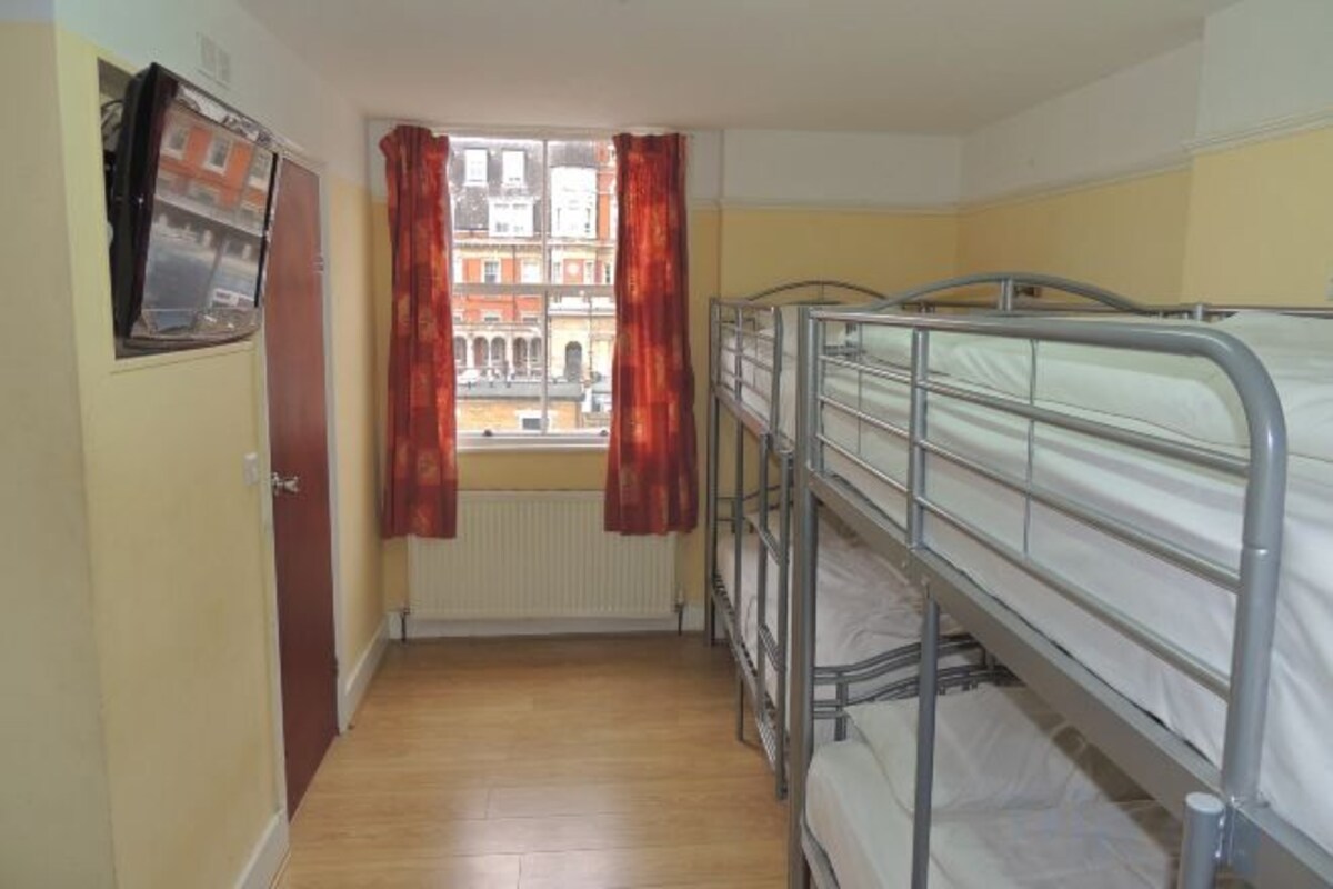 Travel crib, WiFi (free), individually decorated, individually furnished