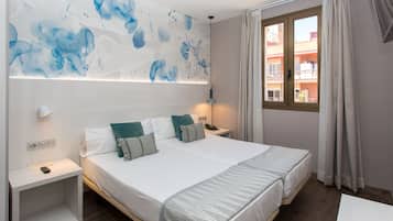 Superior-Doppel- oder -Zweibettzimmer | Zimmersafe, Schreibtisch, Verdunkelungsvorhänge, schallisolierte Zimmer