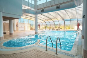 Indoor pool, outdoor pool, sun loungers - Ohtels Cabogata (Almeria)