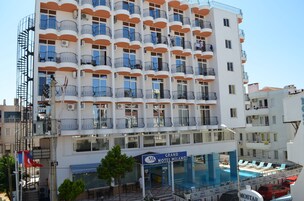 Fachada de la propiedad