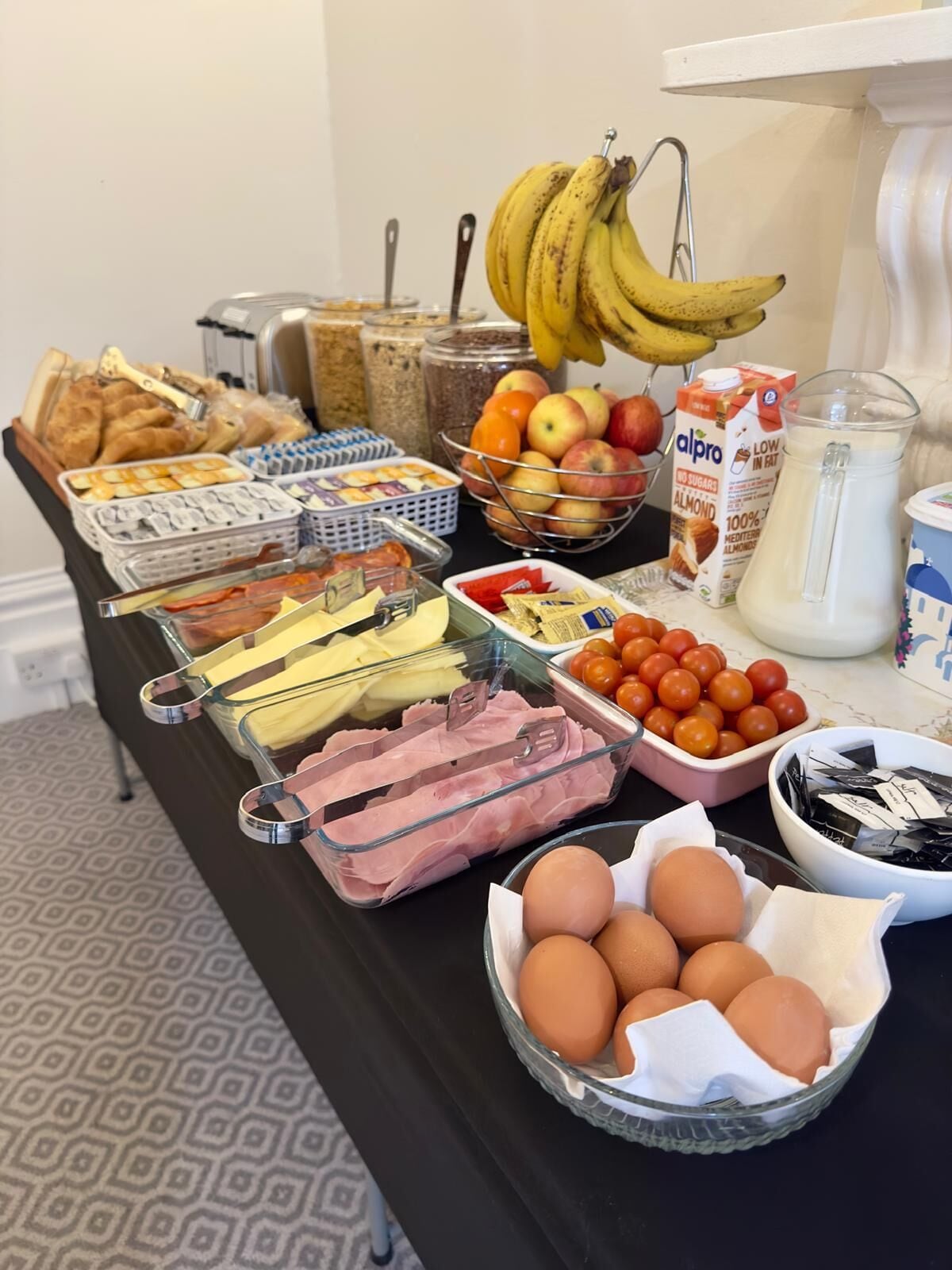 Free daily continental breakfast 