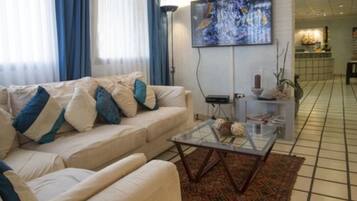 Coin salon dans le hall