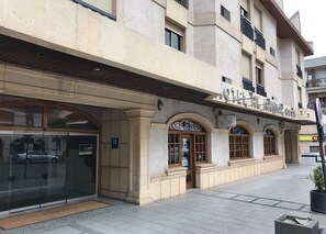 Property entrance - Hotel RL Anibal (Linares)