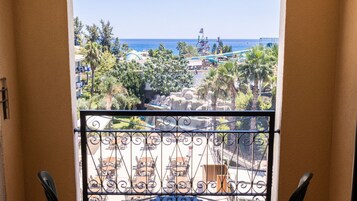 Standart Room, Main Building Sea View | Minibár ingyenes italokkal, széf a szobában, ingyenes wifi és ágynemű