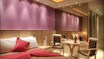 Ferro/asse da stiro, culle/letti per bambini (gratuiti), lenzuola