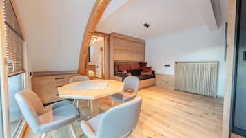 Family Room (38m2) | Premium bedding, down duvets, pillow-top beds, in-room safe