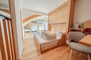 Grand Room | Premium bedding, down comforters, pillowtop beds, in-room safe