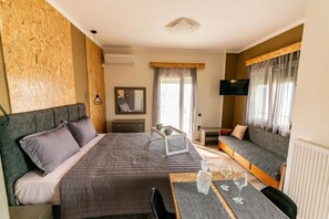 Superior-Doppel- oder -Zweibettzimmer, 1 Schlafzimmer, Meerblick | Schallisolierte Zimmer, Bügeleisen/Bügelbrett, Babybetten