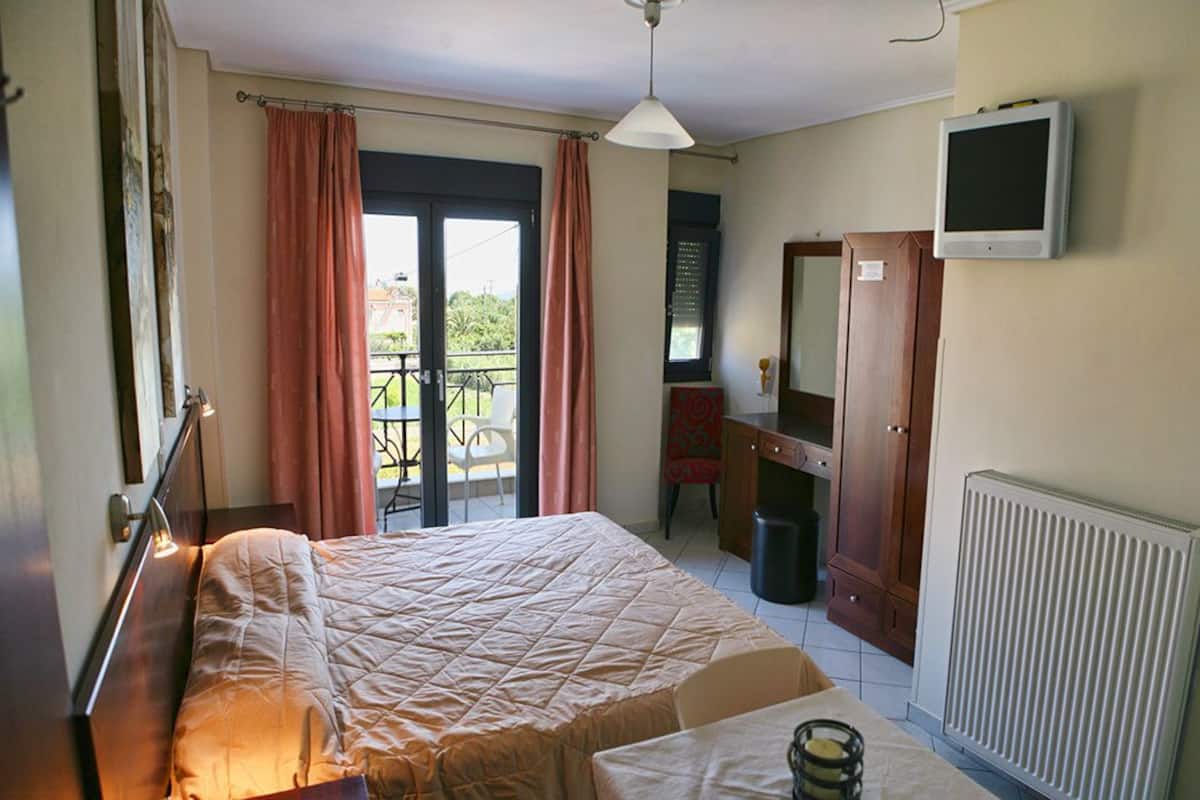 Soundproofing, iron/ironing board, cots/infant beds, free WiFi