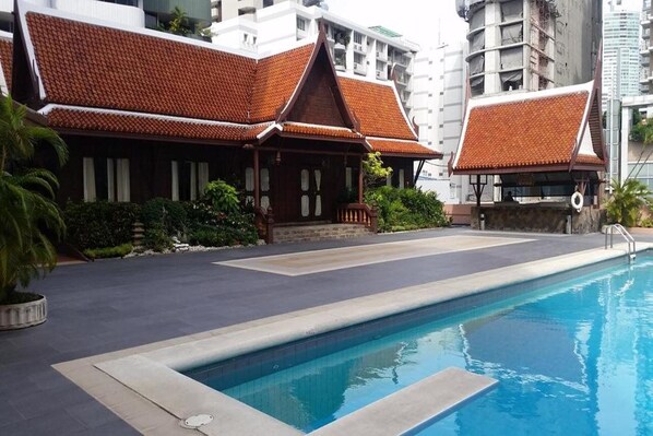 Pool - The Ariston (Bangkok)