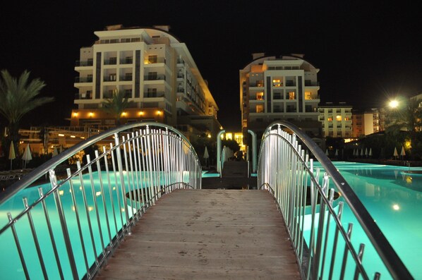 Indoor pool, 2 outdoor pools, pool umbrellas, sun loungers
