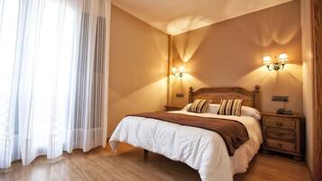 Standard Double or Twin Room | In-room safe, individually decorated, individually furnished, desk