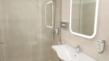Standard Double or Twin Room | Bathroom | Free toiletries, hair dryer, towels