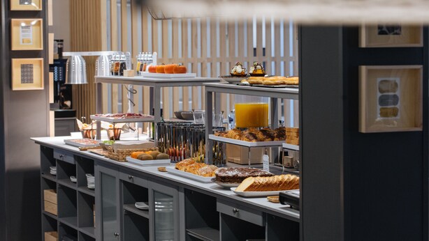 Frokostbuffé hver dag (mot et tillegg)