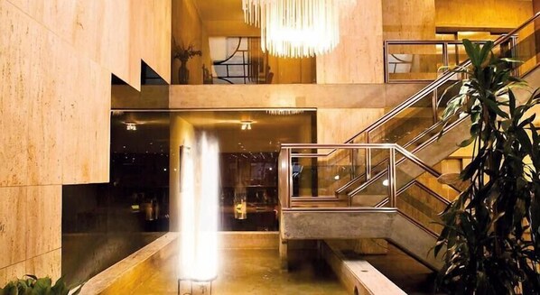 Interior - Embajador (Montevideo)