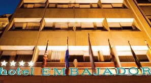 Exterior - Embajador (Montevideo)