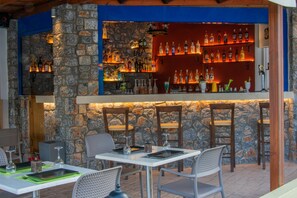 Bar (on property) - Rafael Hotel - Adults Only (Rhodes)