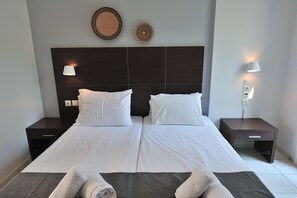 Bed sheets - Anamar Skiathos Hotel (Skiathos)