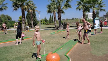 Mini-golf