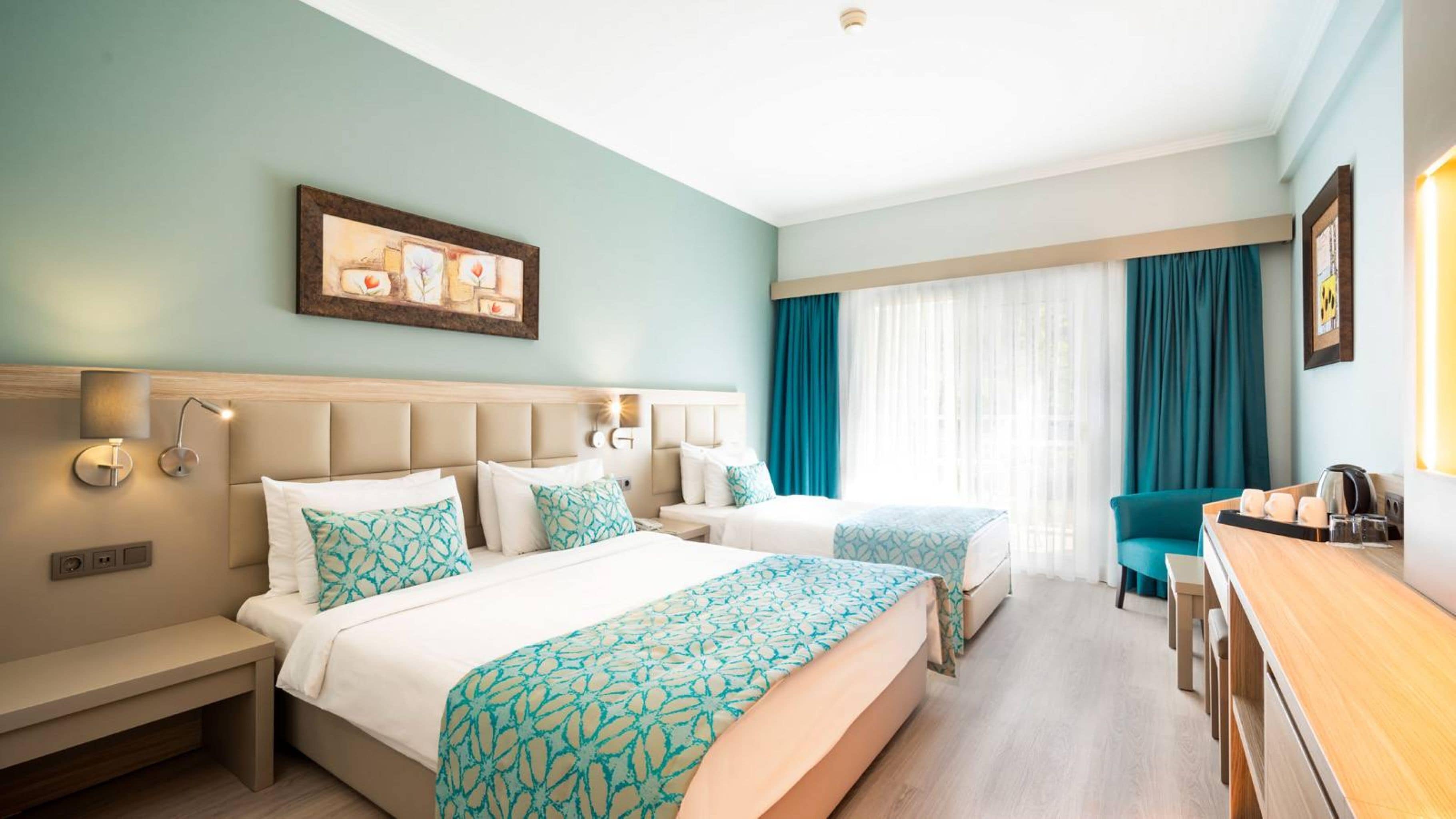 Premium bedding, minibar, in-room safe, WiFi (free)