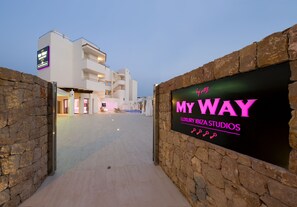 Property entrance - My Way Luxury Ibiza Studios (Sant Josep de sa Talaia)