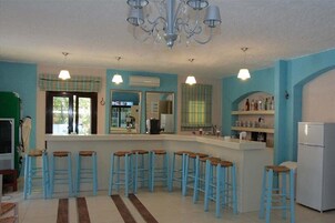 Cookware/dishes/utensils