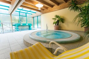 Bathtub spa indoor